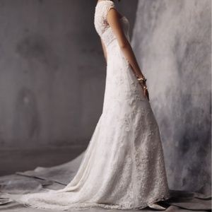 Anne Barge classic ivory lace wedding dress 4-6p